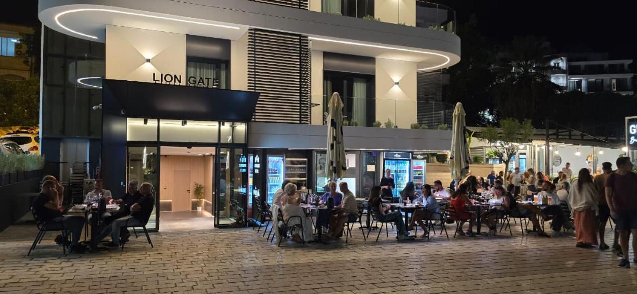Lion Gate Hotel Sarandë 외부 사진