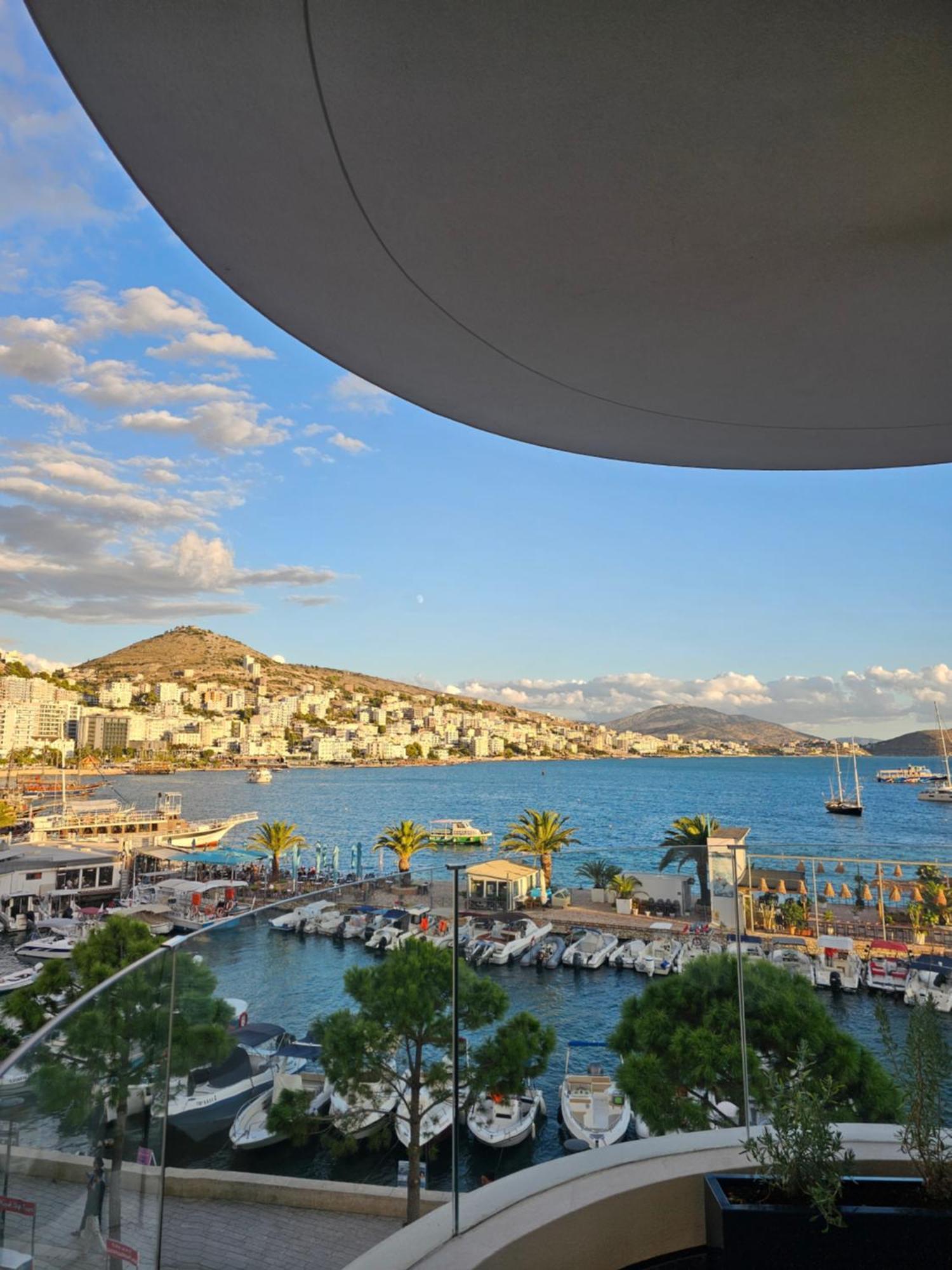 Lion Gate Hotel Sarandë 외부 사진